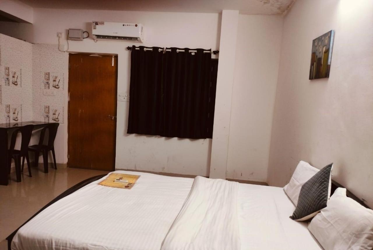 Hotel Explorer Calangute Esterno foto